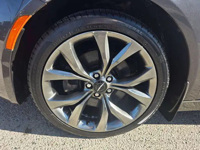 2015 Chrysler 2006059368007709593612