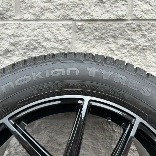 (NEW) 4x 275/50R20 Nokian Winters w/ MB G550 & G63 Rims + TPMS in Tires & Rims in City of Toronto - Image 6