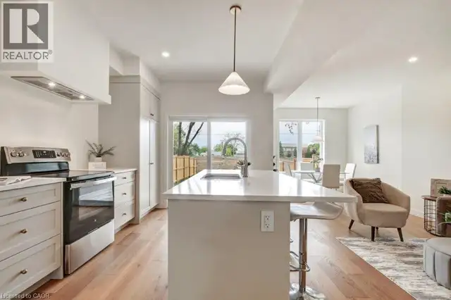 208 WILLIAM Street Delhi, Ontario in Houses for Sale in Norfolk County - Image 3