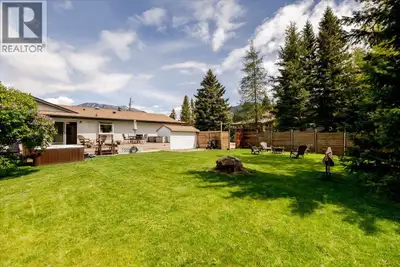 Comfortable and spacious 4-bedroom rancher-style home located in the highly sought-after Elkview sub...