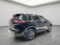 HEATED FRONT SEATS, LED HEADLIGHTS, HEATED STEERING WHEEL, SMART DEVICE INTEGRATION, BLIND SPOT MONI... (image 6)