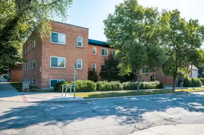 251 Cockburn- Lady Corydon Apts- Studio Suite