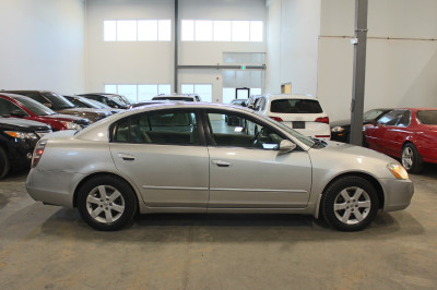 2002 NISSAN ALTIMA 2.5S SEDAN! ONLY 146,000KMS! ONLY $5,900!!!