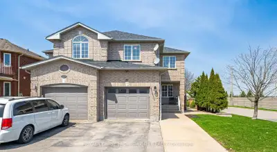 Price: $928,800 / $3,524/mo Welcome to this immaculate, smoke-free and pet-free semi-detached home,...
