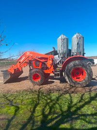 2015 Kubota M5-111 Loader Tractore