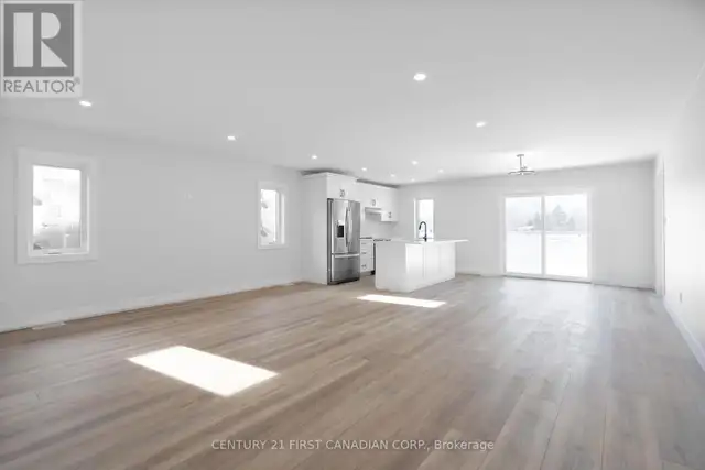 29 SHELDABREN STREET North Middlesex (Ailsa Craig), Ontario in Houses for Sale in Grand Bend - Image 13