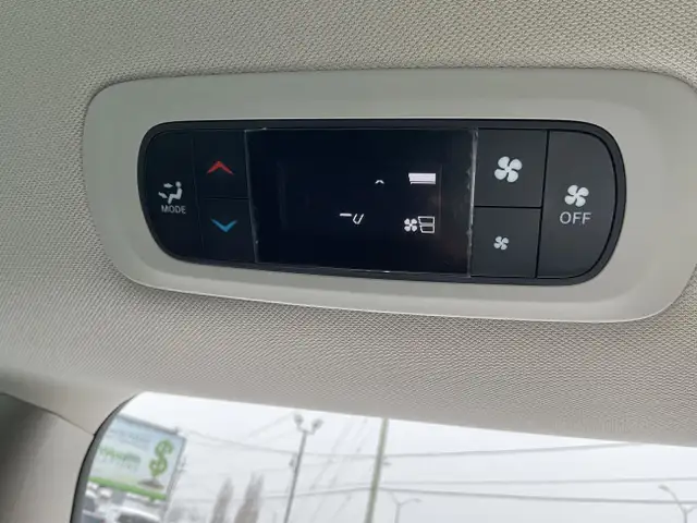 2023 Chrysler Grand Caravan SXT in Cars & Trucks in Ottawa - Image 24