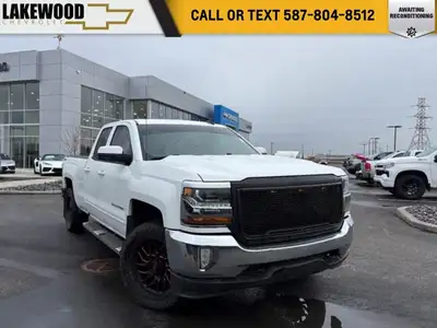 Tonneau Cover | 20 Fuel Wheels | Remote Start | Trailering Package | EZ Lift & Release Tailgate | Cr...