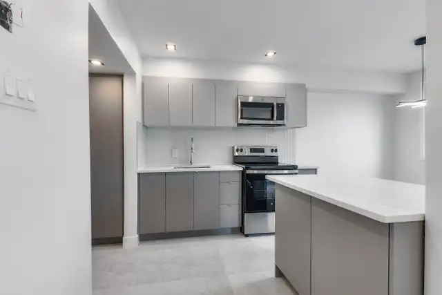 4.5 Grand and Luxurious Two-Storey, Pierrefonds 1695$62863758402819124