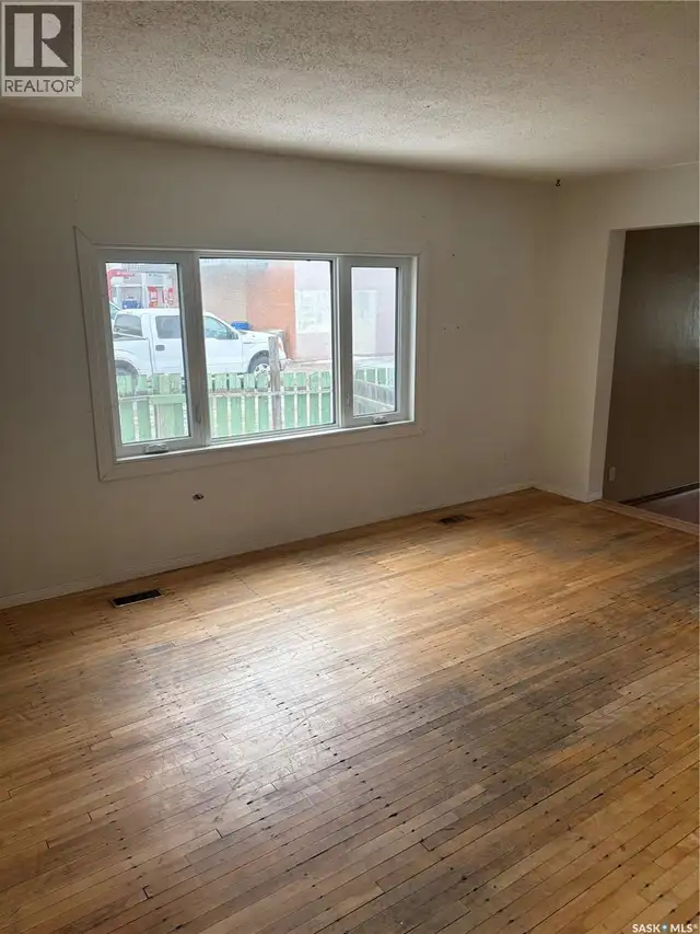 515 King STREET Weyburn, Saskatchewan in Houses for Sale in Regina - Image 12