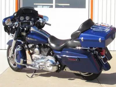 Lots of Extras - Big Radius Exhaust Thousands in Extras and options - Vance and Hines Big Radius Exh...