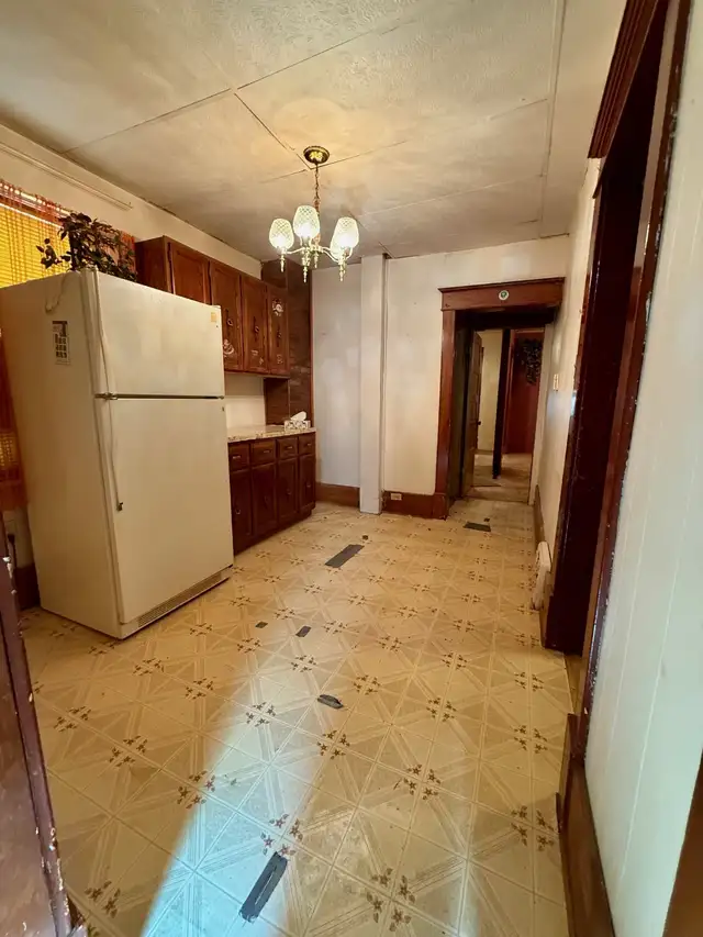2340 Toronto St - Character Home In General Hospital Area63011176671235124