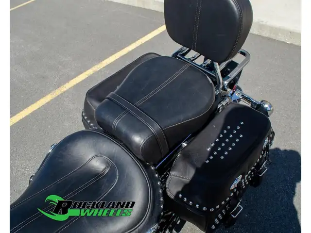 2011 Harley-Davidson Heritage Softail Classic in Street, Cruisers & Choppers in Ottawa - Image 7