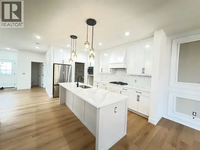 709 Mandalay Avenue Carstairs, Alberta in Houses for Sale in Red Deer - Image 8