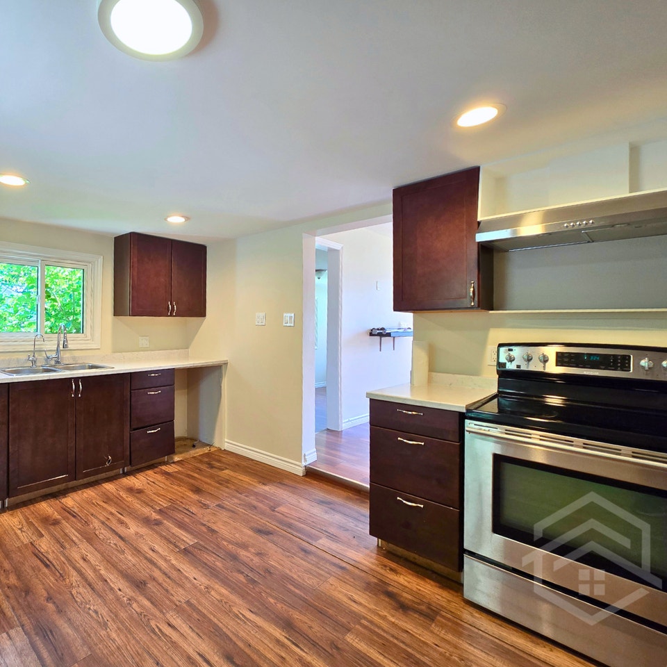 3-Bedroom with a Heated Shop!! 4