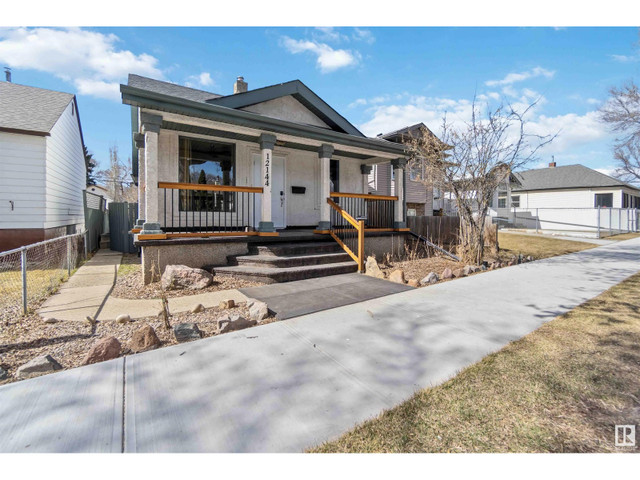 12144 92 ST NW Edmonton, Alberta in Houses for Sale in Edmonton - Image 2