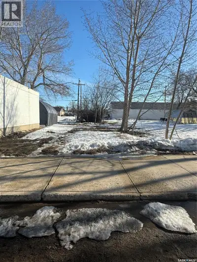 The best spot to build your commercial business on Centre Street in Shaunavon. This is a great 52 x...