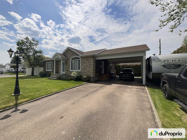 $435,000 - Bungalow for sale in Jonquière (Arvida) — photo 3