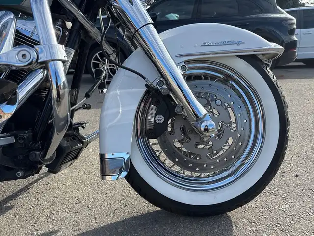 2014 Harley-Davidson Road King ~ FISH TAILS ~ 103CI ~ SPEAKER LI in Sport Touring in City of Toronto - Image 10