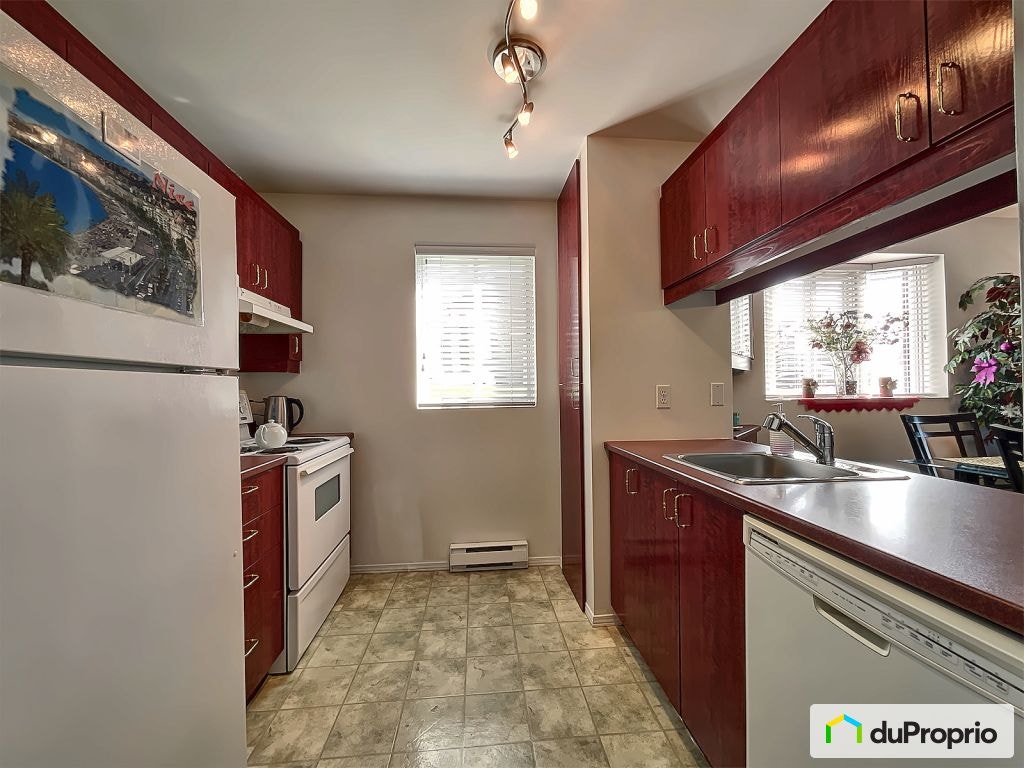 $325,000 - Condominium for sale in Ste-Therese — photo 2