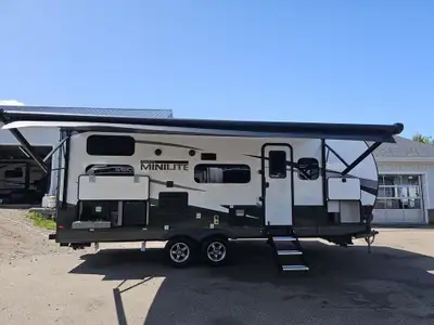 ORIGINAL PRICE OF $59995 REDUCED TO $57995 AND NOW $55995 TO CLEAR.. Vehicle Information Provided by...