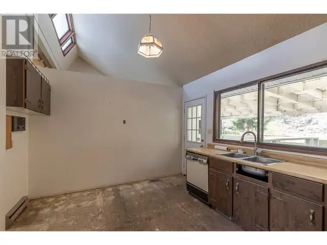 6602/6594 Goose Lake Road Vernon, British Columbia in Houses for Sale in Vernon - Image 14