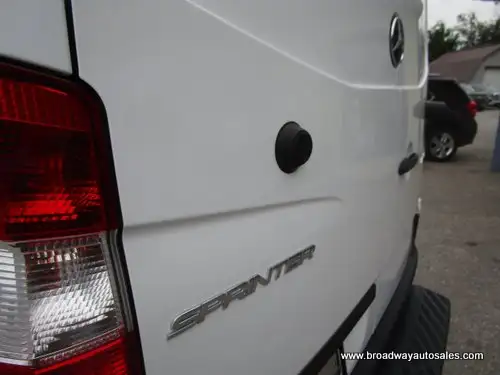 2015 Mercedes-Benz Sprinter 3/4 TON CARGO-MOVING 3 PASSENGER 3.0 in Cars & Trucks in Markham / York Region - Image 17