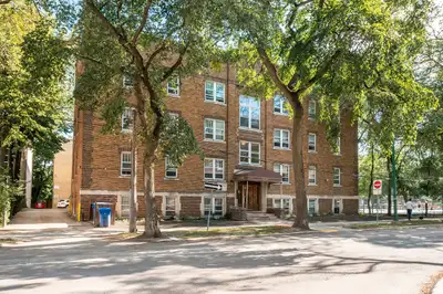 400 Assiniboine Ave- Camelot Apts- 2 Bedroom