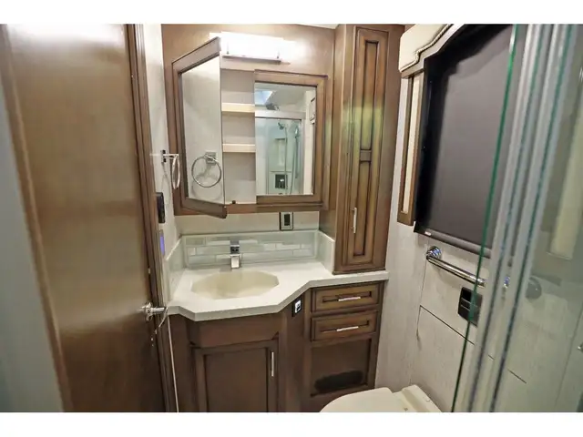 2020 Newmar Ventana 3407 Pusher Diesel 360HP, Classe A in RVs & Motorhomes in Laval / North Shore - Image 25