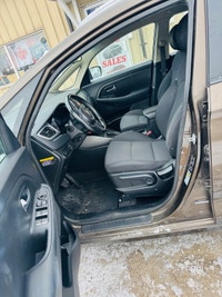 2014 Kia Rondo FX Year: 2014 Make: Kia Model: Rondo Mileage:170,790 Km Transmission: Automatic Cylin... (image 4)
