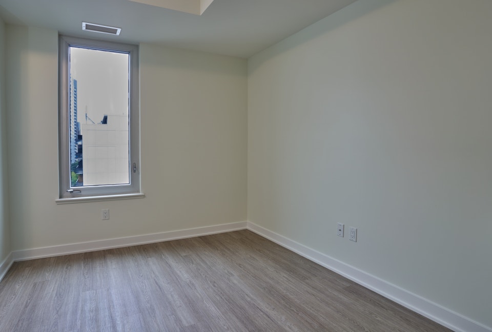 2 Months Free - Studio Apartment in Centretown 4