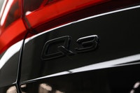 Get noticed in this beautiful Mythos Black Metallic SUV!! Treat yourself to the features you deserve... (image 7)