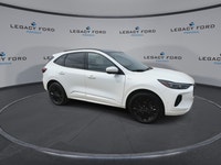 Low Mileage, Leather Seats, Sunroof, Premium Technology Package, 19 inch Aluminum Wheels, Navigation... (image 2)