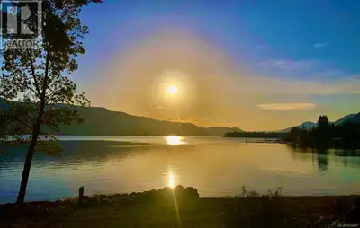 NO FOREIGN BUYERS BAN in this location! PANORAMIC VIEWS & SPECTACULAR SUNSETS! Beautiful, cleared, w...