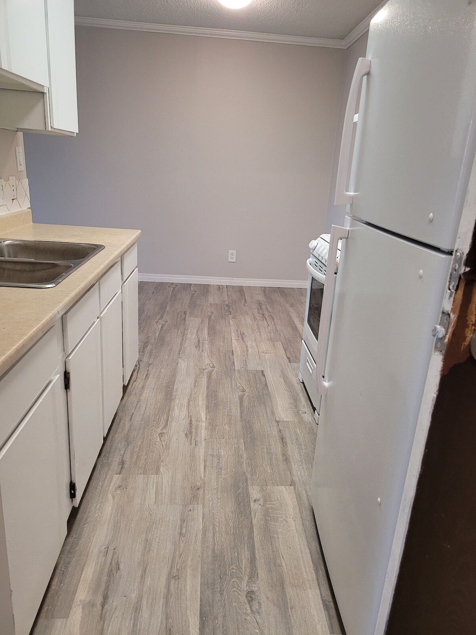 2-Bedroom Apartment in Claresholm 3