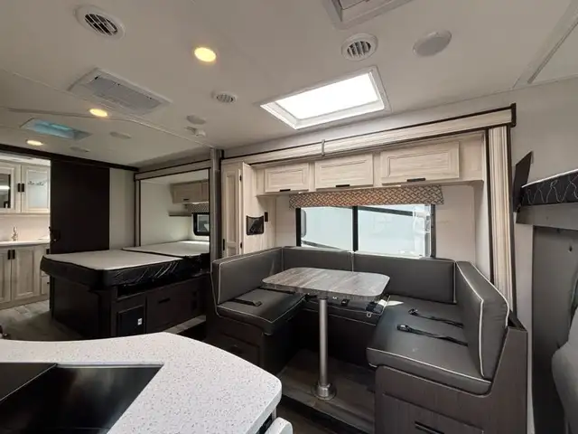 2023 Forester 2441 CD in RVs & Motorhomes in Laval / North Shore - Image 18