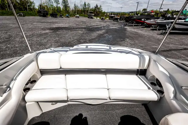 2008 Crownline 210LS in Powerboats & Motorboats in Rimouski / Bas-St-Laurent - Image 12