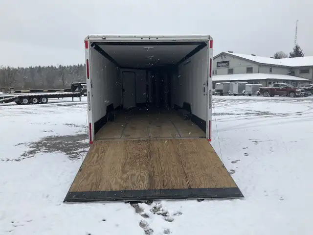 2019 Triton Trailers 8.5x22 + V-Nose All Aluminum Snowmobile Tra in Cargo & Utility Trailers in Oakville / Halton Region - Image 9