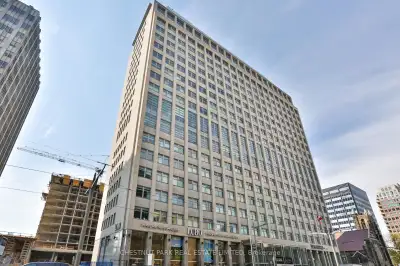 Perched above the treetops of Deer Park with clear and unobstructed views, this one bedroom plus den...