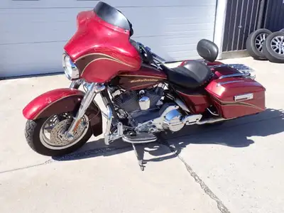 2005 Harley-Davidson Touring Motorcycle -2005 Harley-Davidson CVO Screamin' Eagle -VIN: 1HD1PKE175Y9...