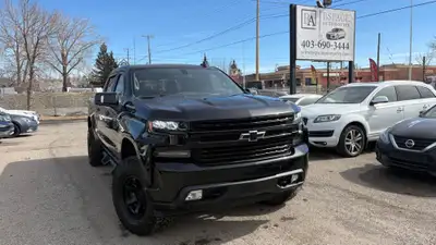 Chevrolet Silverado 1500 RST 4WD Crew Cab 157 REBUILT STATUS Experience the perfect balance of power...