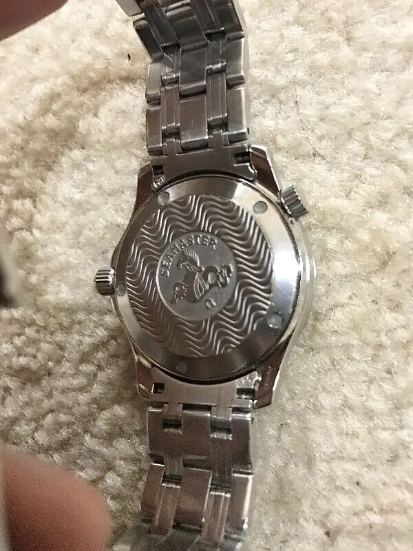 OMEGA SEAMASTER DIVER 300M QUARTZ 36.25MM - James Bond 007 Watch in Jewellery & Watches in City of Montréal - Image 5