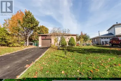 Beautiful Detached Bungalow Offering 3+2 Bedrooms, a Fully Finished Basement with a Separate Entranc...