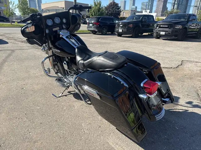 2011 Harley-Davidson Street Glide ~ ELECTRA GLIDE LTD ~ 103CI ~  in Sport Touring in City of Toronto - Image 7