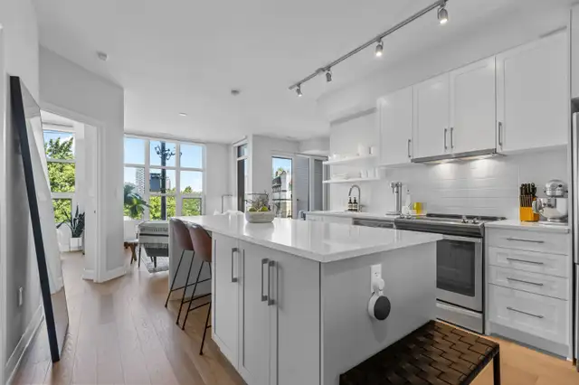 Modern 2-Bed Condo W/ Balcony & Parking & Locker | Wellington63395518997889123