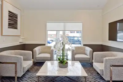 2 Bedroom Townhouse Premium - 2631 38 St. NE *Renovated Suite*