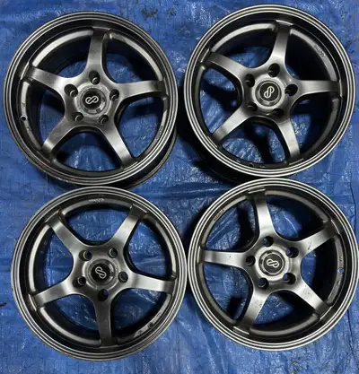 Size: 16x7 Bolt Pattern: 5x114.3 Bore: 72.6mm (Hub rings available for 64.1mm) Offset: 38mm Tag: 143...