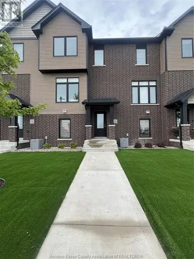 This exquisite 3 bdrm, 2.5 bth, 2 car garage new build townhome is located in beautiful Lakeshore. J...