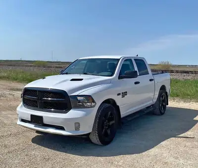 2020 RAM 1500 CLASSIC EXPRESS CREW CAB 4X4 Powerful, spacious, and built to work! This 2020 Ram 1500...