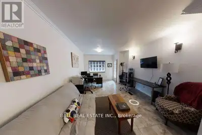 What an amazing opportunity In the heart of historical downtown Kingston. This small but versatile c...